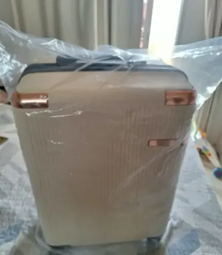 Mala de Bordo Abs com zíper expansível, rodas removíveis 360 - R$ 180,00