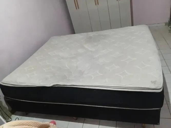 CAMA DE MOLA COM BASE 
