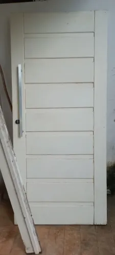Porta de Entrada Maciça (1m de largura) + puxador inox