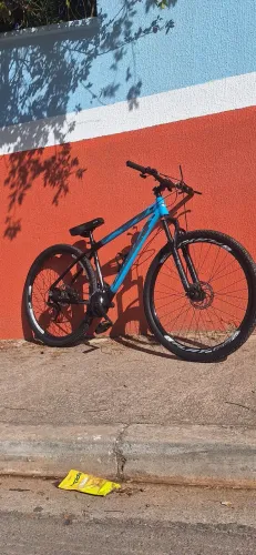 ? OPORTUNIDADE - BIKE ARO 29 COM FREIO A DISCO | R$ 1.350 (NEGOCIO) ?