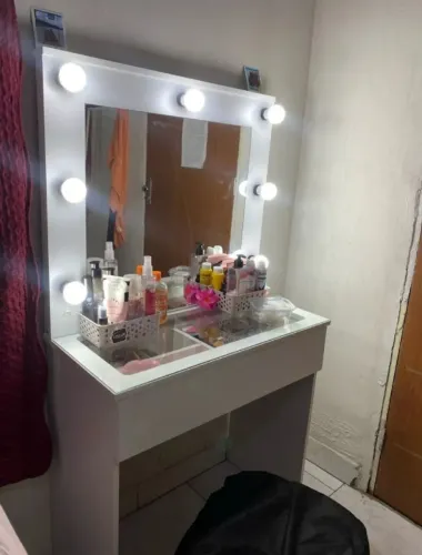 Camarim já com lampadas e banqueta de brinde 