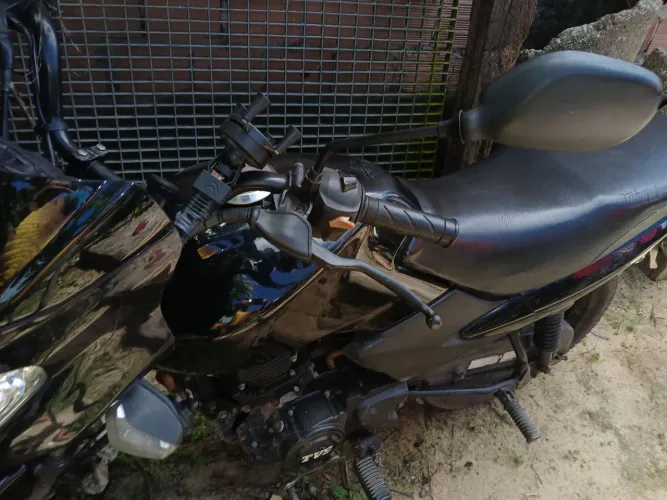 Vendo motuu 2023 68 so mil km rodados 