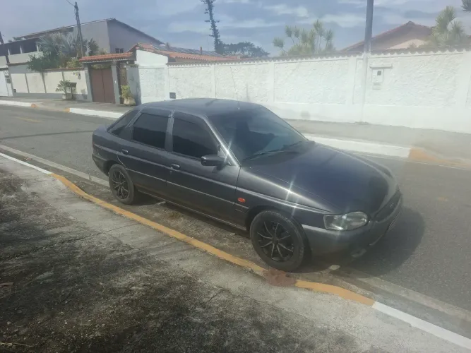 Ford Escort GL 1.8i 16V 4P 1999