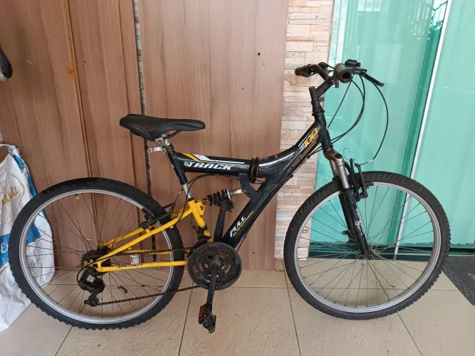 Bicicleta Track Aro 26 - Funcionando Bem + Suporte de Parede