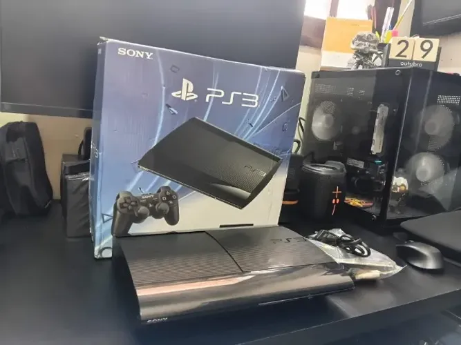 PlayStation 3 (PS3) - Para Conserto / Peças / Manutenção (Console + Cabos)