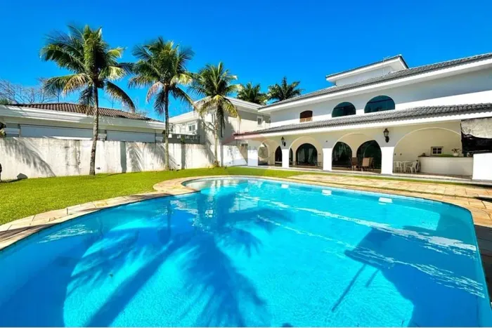 Casa à venda no Condomínio Jardim Acapulco Guarujá SP
