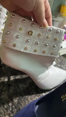 Bota cano curto Marca Cármen Stefens número 37