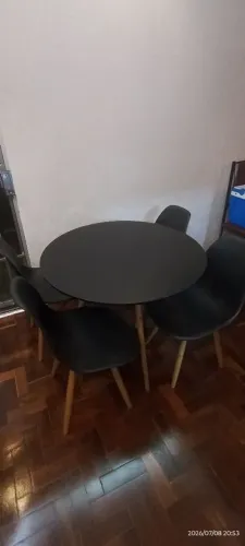 Conjunto mesa e cadeiras eiffel 
