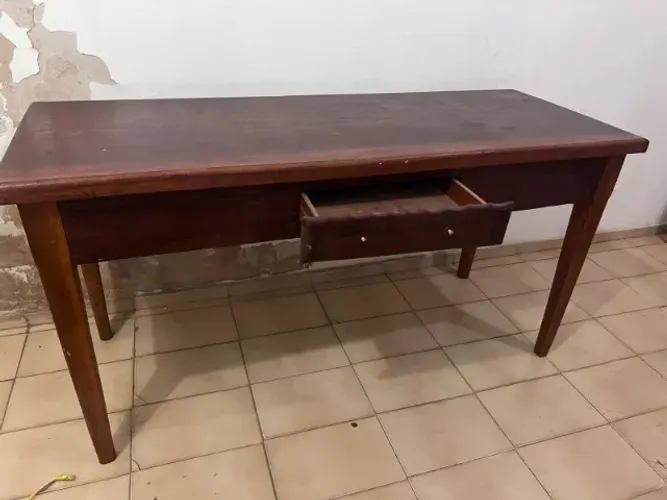 Mesa / Escrivaninha de Madeira Maciça - 1,50 m - Ótimo Estado