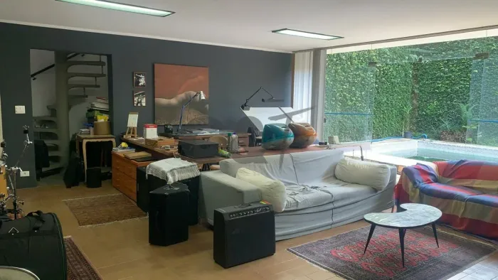 Casa de Vila Térrea - (4 Dormitórios - 3 Suítes) À Venda, Jardim Petropolis, SP