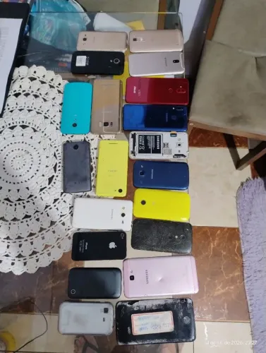 Vários aparelhos de celular