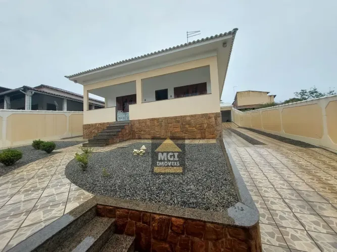 Casa dos sonhos bem localizada e com móveis de primeira - Itaúna