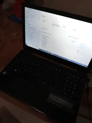 Notebook muito bem conservado. Funcionando perfeitamente