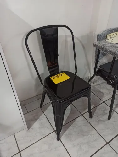 Cadeira de ferro preto 