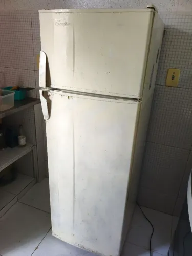 Vendo geladeira funcionando normalmente