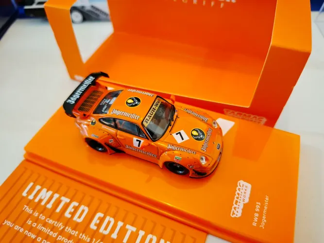 Miniatura Porsche RWB Jagermeister 1:64