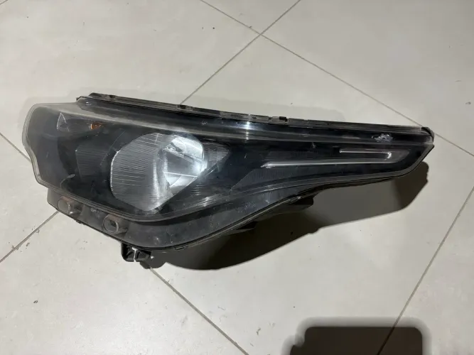 FAROL DIANTEIRO STRADA FREEDON 2020 a 2025