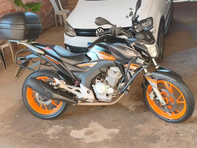 Cb Twister edição especial ABS