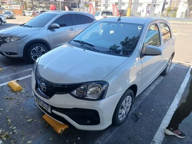 Toyota Etios X 1.3 Flex 16V 5P Aut. 2021