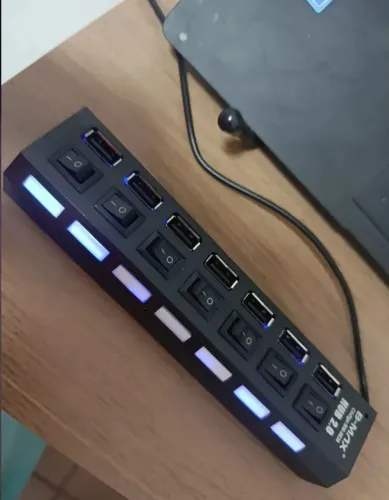 Hub USB 7 Portas 2.0 Preto com Luz Indicadora e Botão On/Off