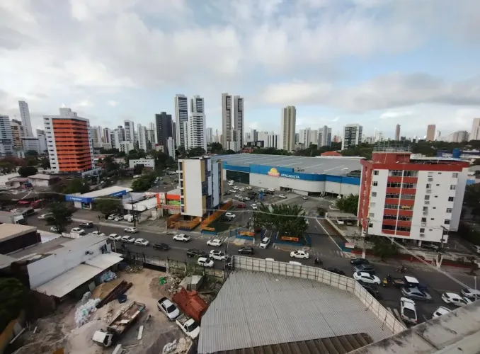 APARTAMENTO 3 QUARTOS NA DIVISA MADALENA / ILHA DO RETIRO LOCALIZAÇÃO E PRATICIDADE