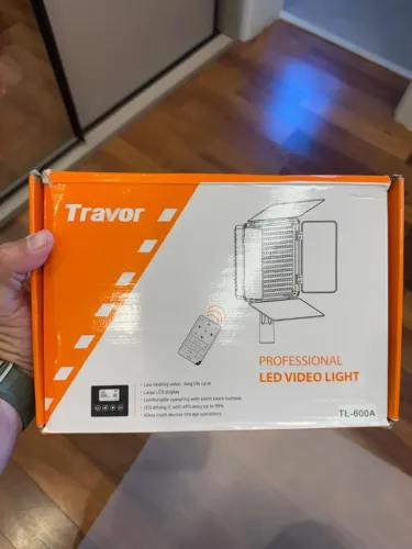 Iluminador de LED Travor TL-600A - Tenho 5 unidades
