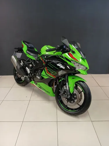 KAWASAKI NINJA ZX4R