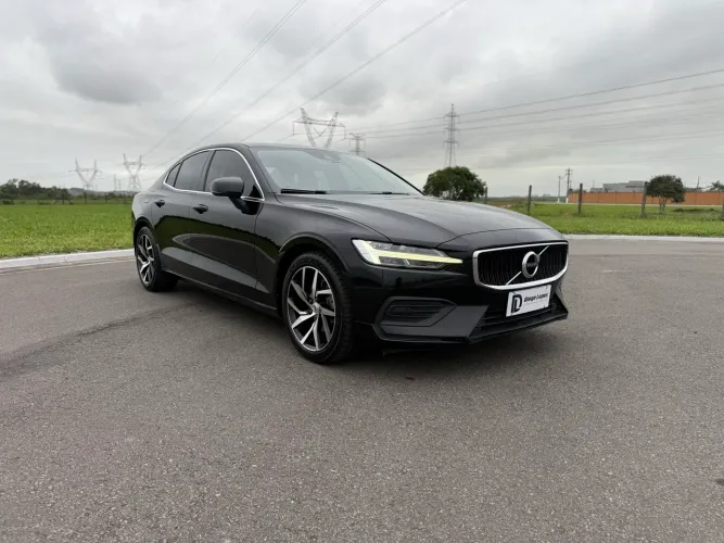 Volvo S60 T-4 Momentum 2.0 190cv 4P 2020