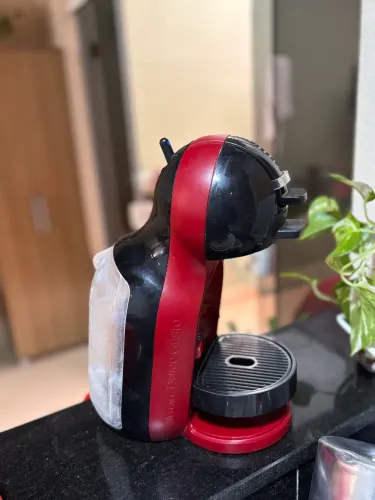 CAFETEIRA DOLCE GUSTO 220v