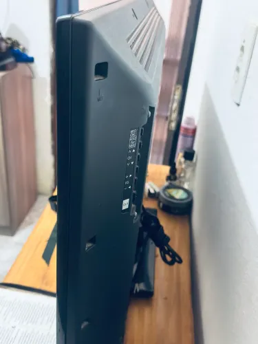 Tv Panasonic muito nova imagem perfeita nunca feito nenhum serviço