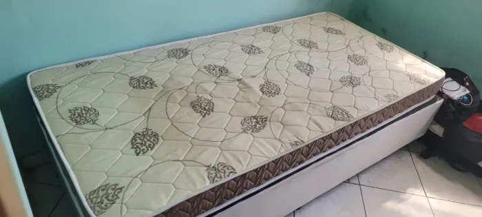 Cama box linho bege + colchão densidade 33, para solteiro, novos