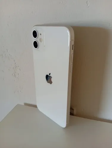 Iphone 11 64 GB para Retirada de Peças