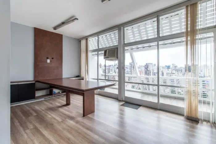 Sala comercial na Avenida da Liberdade, N. 65 - Sala 1602 ( Cobertura com 3 salas Juntas )