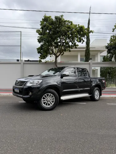 Toyota Hilux CD SRV D4-d 4X4 3.0 TDI Diesel AUT 2012