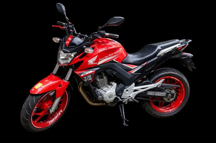 CB TWISTER 250 2018