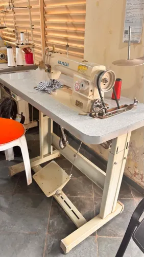 Vendo Máquina de Costura Reta Industrial (Maqui)
