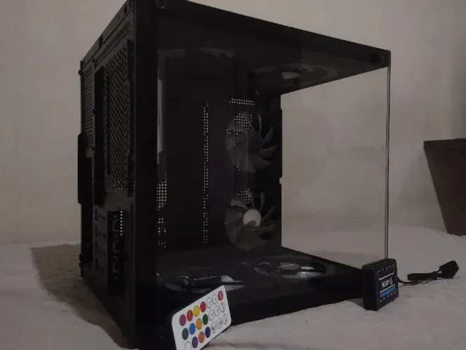 gabinete hayom gb1796 com 7 fans (Somente Gabinete)