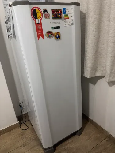 Geladeira semi nova
