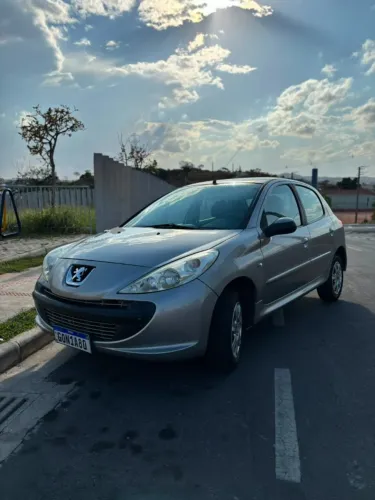 Peugeot 207 XR 1.4 Flex 8V 5P 2011