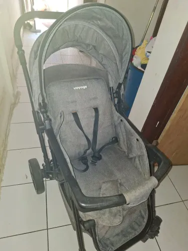 Vendo carrinho para bebê cosco