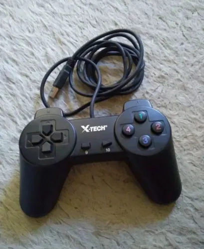 Controle para jogos de computador.