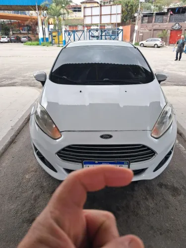 Ford Fiesta Sedan 1.6 16V Flex Aut. 2015