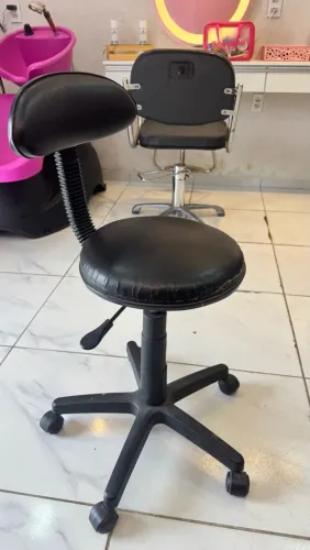 Cadeira mocho giratória