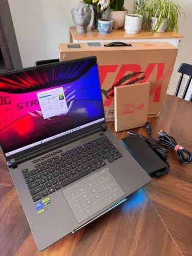 ROG Strix G16 | Ultra 9 | RTX 5080 | 32GB | 240hz Mini-LED