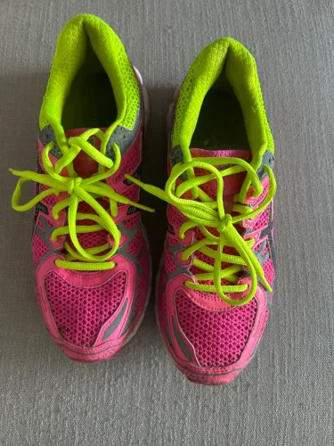 Vendo tênis asics original tamanho 37