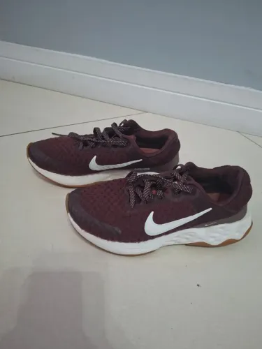 Tênis Nike Renew - Tamanho 36