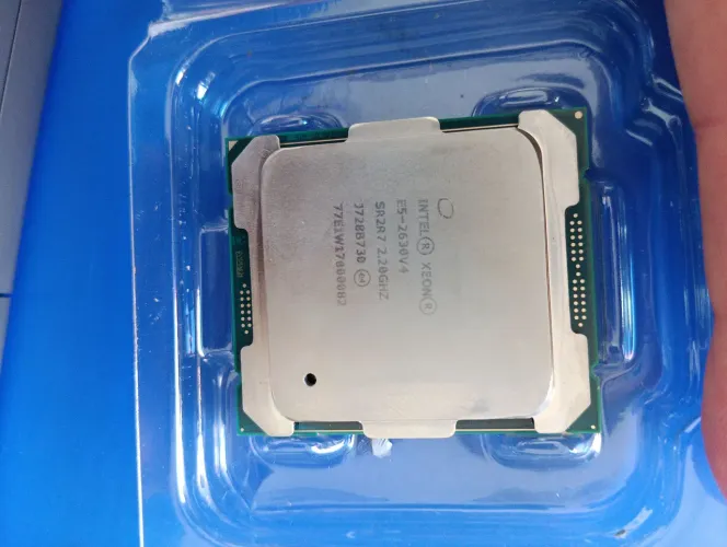 USADO - processador xeon E5-2630 V4