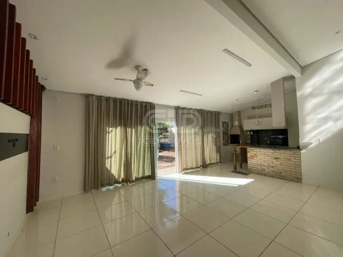 Casa com 3 Quartos no CPA lll