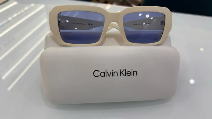 Óculos de sol calvin Klein