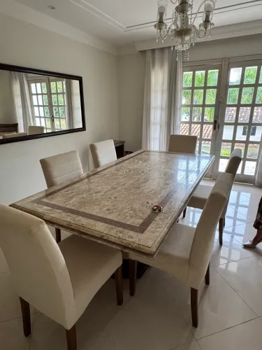 MESA mármore 8 LUGARES COM 6 CADEIRAS